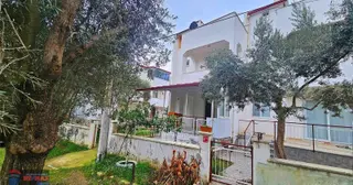 Re/max İnci'den Edremit Güre'de Satılık Bahçeli Villa