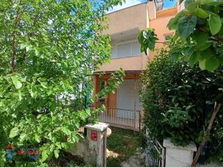 Re/max İnci'den Edremit Güre'de Satılık Bahçeli Villa