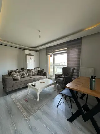 Cumhuriyet Gayrimenkulden 1+1 Full Eşyalı Asansörlü