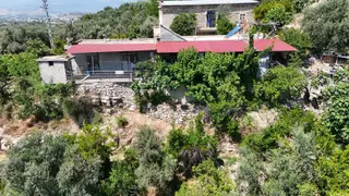 Umut Emlaktan Satılık Taş Evli Kayısı Ve Zeytin Bahçesi