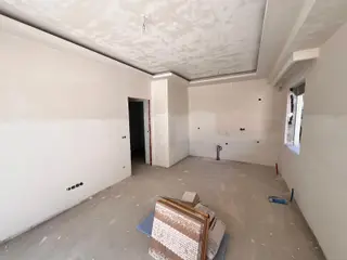Kaçmaz'dan Küçükyalı Merkezi Konum'da Ön Cephe Teraslı Ferah 1+1