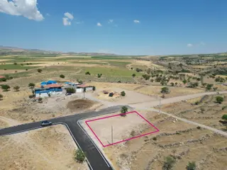 Öz Gaye Emlaktan Develi Gölemen Mevkiinde Satılık Köşe Başı Villa Parseli