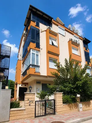 Konyaaltı Altınkum'da Denize 150 Metre Mesafede Eşyalı Satılık 2+1 Daire