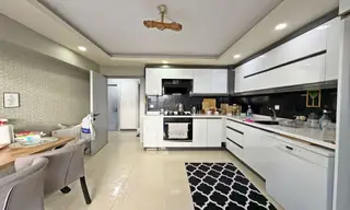 Bulvar'dan Karakaya'da Caddeye Yakın Geniş Masrafsız 3+1 Daire!!