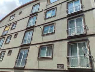 Eşref Emlak, Beyaz Eşyalı, Ayrı Mutfaklı Kiralık 2+1 Daire