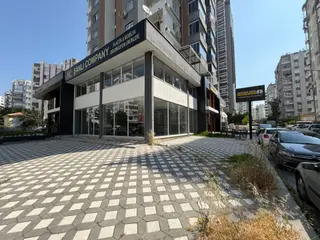 Kenan Evren'de 300 M2 Kapalı 150 M2 Ön Kullanıma Sahip Satılık İşyeri