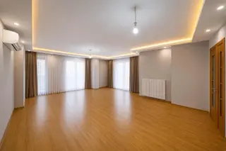 Çengelköy'de Büyük 3+1 Daireler'den 187m Satılık Daire