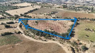 Manisa Kula Bebeklide 11,5 Dönüm Ev Bademlik Çiftlik Su Elektrik