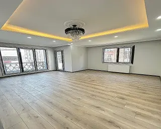 Yeni Binada Merkezi Konumda Yüksek Kredi İmkanı İle Geniş Aydınlık 2+1 Daire