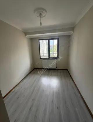 Seyhsınan Da Lokasyonlu Pazar Yanı 1+1