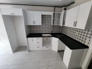 Bal Gayrimenkul-cüneytbeyde Temiz Balkonlu Asansörlü 2+1 Daire
