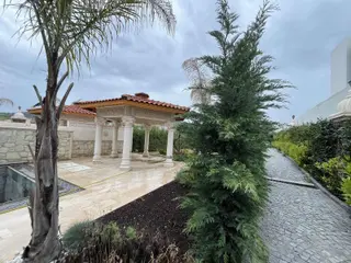 Kozbeyli Merkezde Kiralık Müstakil Havuzlu Lüks Villa