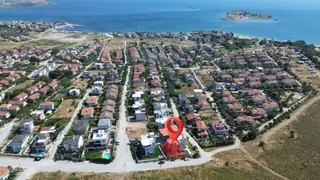 Veri'den Borabora Yakınında 3+1, Teraslı, Kış Bahçeli Satılık Villa!