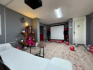 Saymax'tan Valilik Civarı Metro Yolu Üzeri Devren Vip Sinema Detaylar İçin Açıklamayı Okuyun