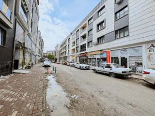 Çözüm Emlak'tan Muradiye İstasyon Civ. 2+1 Ara Kat Satılık Daire