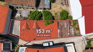 Urla Sıra Mahallesi'nde 153 M2 Arsa İçinde 2 Daire