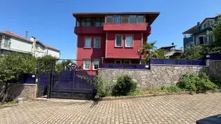 Expert'ten İnegöl Şehitler'de 5+1 Satılık Villa
