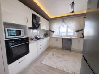 Cadde Üzerinde Full Yapılı 4+1 Satılık Okullar Bölgesinde Daire