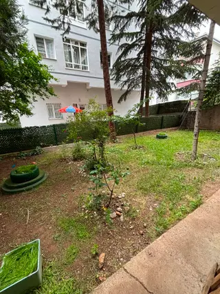İlk-ev'den Polisevi Çetinemeç Yakını Dikmen Caddesine 3 Bina Mesafe Mobilyalı Bahçekatı 3+1 Kombili