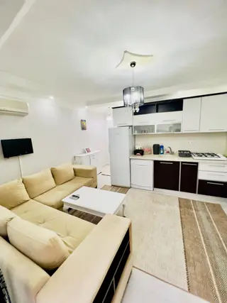 Güllük Merkezde Havuzlu Sitede Eşyalı Kiralık 1+1 Daire Güllük Merkezde Havuzlu Sitede Eşyalı Kiralık 1+1 Daire