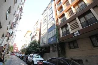 Old City'den E-5 Metrobüse Yakın Bahçe Kullanımlı 2+1 Kiracılı