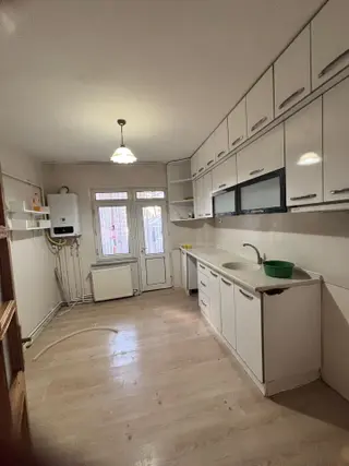 Kütahya Merkezde Kiralık Aileye 3+1 Geniş