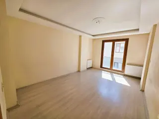 Doğan Emlak 'tan Ortadağda Ana Caddede Kiralık 2+1 Üst Dubleks