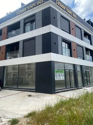 Çiğli Balatçık Tramvay Yoluna Sıfır Satılık Köşe Dükkan