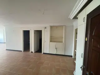 Akdeniz İstiklal Cad. İş Merkezinde Satılık 4+1 Ofis Büro