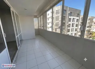 Balçova'da Merkezi Konumda Önü Açık Satılık Daire