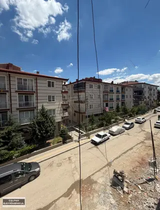 Şahapgürler Mah. Katta Ekstralı Geniş Metrekare Ön Cephe Ful 3+1