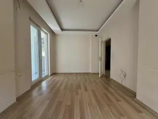 Ünsal Mahallesi Satılık 2+1 Kat-2 G/d/k Cephe Asansörlü