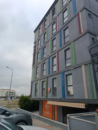 Newcıty Emlaktan (kira Geliri Yüksek) Ara Kat 2+0 Satılık Daire