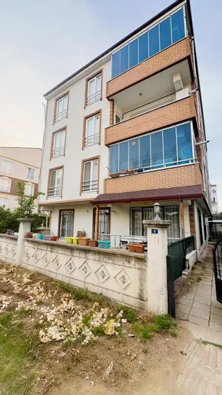 Demir Emlak'tan Satılık Bahçeli Daire