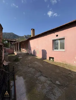 Kuyucak Yukarıçobanisa'da Muhteşem 375 M2 Köyevi