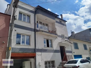 Satılık 3 Katlı Bina Eskişehir Emek Mah. 2004 Yapımı