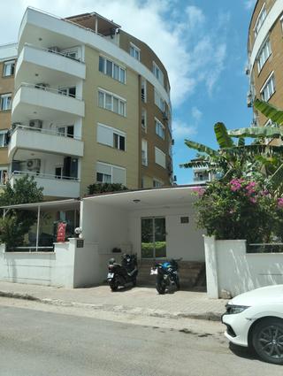 Hurma Mahallesi'nde Yarı Eşyalı Yüzme Havuzlu 1+1 Kiralık Daire