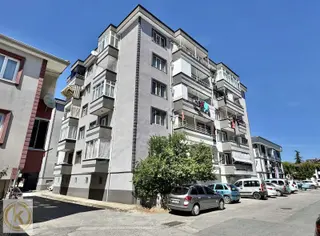 Kaymak Emlaktan Erenler'de İçi Sıfır 3+1 125m2 Kiralk Daire