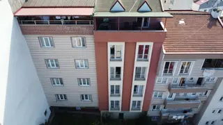 Üniversite Mahallesinde Satılık Bina