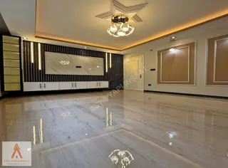 Merkezi Konum 140m2 Oturuma Hazır Balkonu Acil Satılık 3+1 Daire