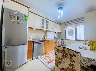 Gümüş'den Edremit Camivasat'ta Ara Kat Ebeveyn Banyolu 3+1 Satılık Daire