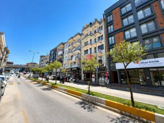 Kuşadası Merkezde Tüm Olanaklara Yakın 2+1 Kıralık Daıre