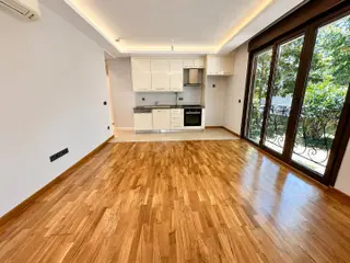 Göztepe De Bağdata Yakın Konumda Prestijli Binada Balkonlu 2+1