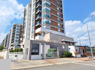 Antalya Konyaaltı Uncalı Mahallesinde Güvenlikli Havuzlu Site İçinde Doğalgaz Kombili 3+1 Daire