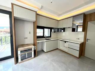 Referans'tan Altınkum'da Denize 50 Mt Yerden Isıtmalı Şık Tasarımlı 3+1 Daire