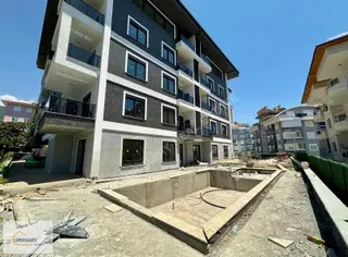 Alanya Büyükhasbahçe'de Satılık 2+1 Ayrı Mutfak Havuzlu Daire