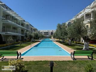 Küçükkuyu Port Sitesi'nde Denize Sıfır Prestijli Yaşam 2+1
