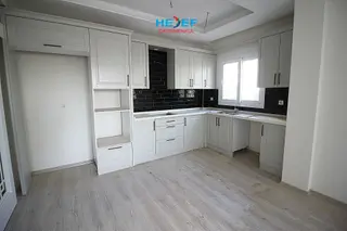 Hedef'ten Akeniz Mah'de Site İçerisinde Havuzlu 4+1 Daire