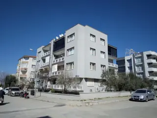 Tire İbni Melek Mahallesi Satılık 3+1 Geniş Balkonlu Daire