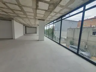 Cadde Üstünde Net 583 M2 Kiralık Dükkan - Alt Katı Da Kiralık